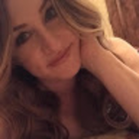 Meet your Posher, Rae - Picture 1 of 1